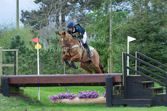 DAG  ALBERT RIDING GIMI I DO IT