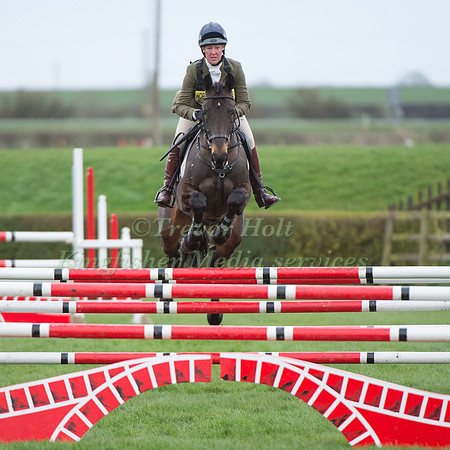 NICOLA WILSON RIDING SHANNONVIEW GLORY