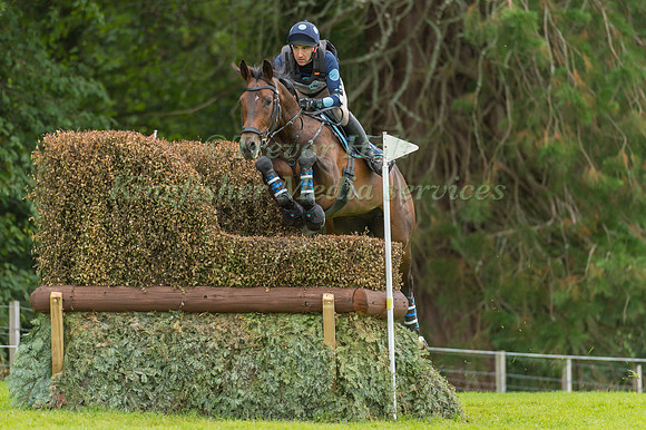 SHAUN MURRAY (GBR) RIDING UNO DUO
