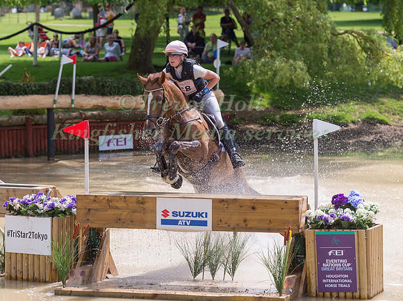 CAROLINE HARRIS (GBR) AND BILLY BUMBLE