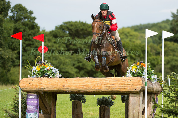 Matthew Glentworth riding Bridgehousestud River Wild