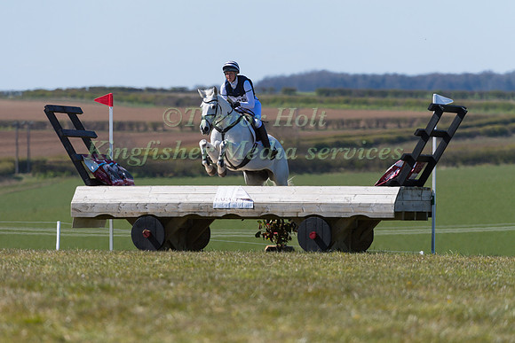 CHLOE PEARSON RIDING WINEPORT QUEST
