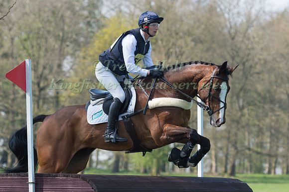 PAUL SIMS RIDING  GLENGARNOCK