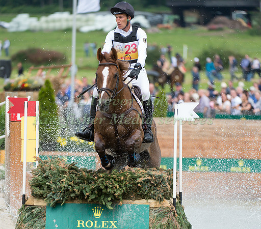 Dirk Schrade (GER) and Hop And Skip
