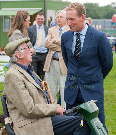 Oliver Townend Chats to Paul Ridgeon owner of Armada at the 1st horse inspection