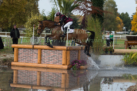 Sara Bullimore of Great Britain riding Valentino V