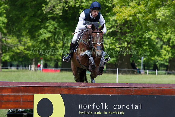 Christopher  Burton (AUS)  riding Nobilis 18