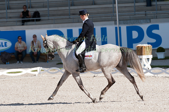 Virginie Caulier and Nepal du Sudre