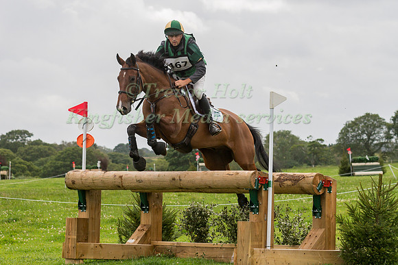 GARETH WARBURTON RIDING  SHENANDOAH IV