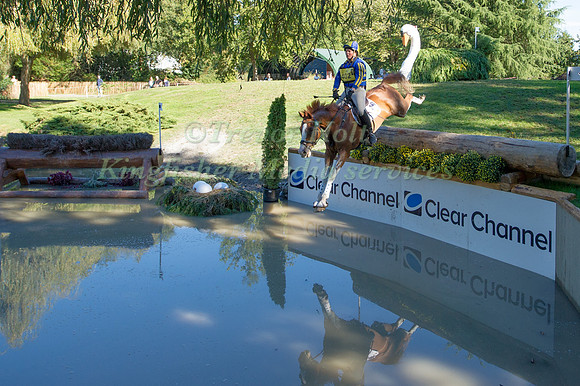 Sona Johnnson (AUS) riding Parkiarrup Illicit Liason