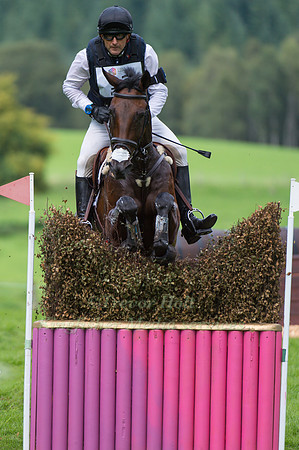 BILL  LEVETT (AUS) RIDING SHANNONDALE TITAN