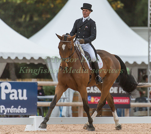 Blyth Tait of New Zealand riding Bear Necessity V