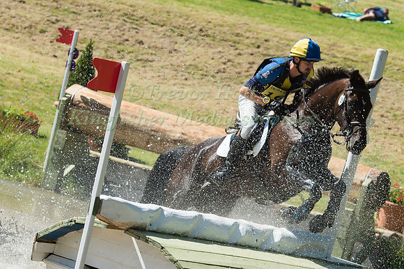 GEORGE COE (GBR) RIDING LA CONTADINA