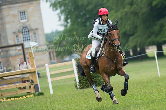 Annabel  Wigley (NZL) riding  Cotswold