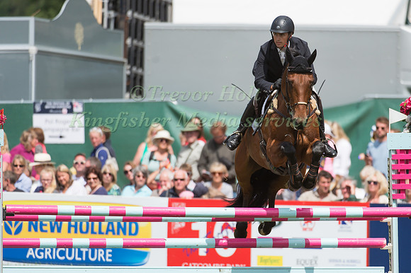 GUBBY LEECH (GBR) RIDING XAVIER