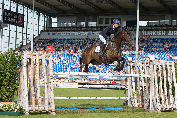 ANNA SIEMER (GER) AND FRH BUTT'S AVONDALE