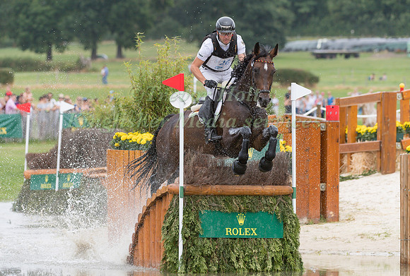 ANDREAS DIBOWSKI (GER) AND  FRH CORRIDA