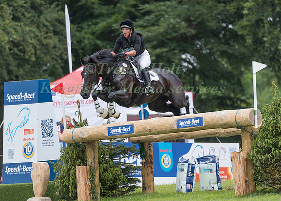 HAZEL TOWERS (GBR) AND SIMPLY SMART