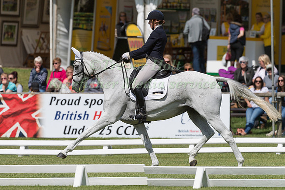 FLORA HARRIS (GBR) AND AMAZING VIII