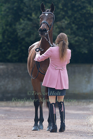 Clara Loiseau (FRA) and  Wont Wait