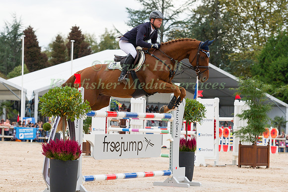 Michael Jung (GER) riding FIschertakinou