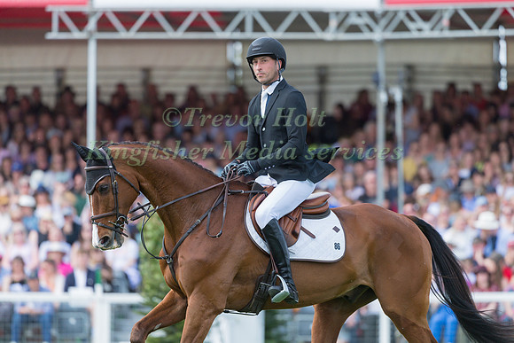 Tim Price (NZL) and Ringwood Sky Boy