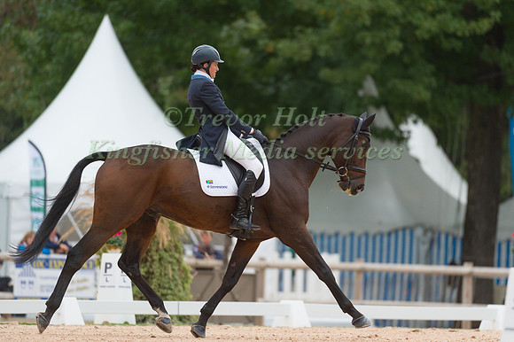 Victoria Scott (RSA) riding Song Du Magay