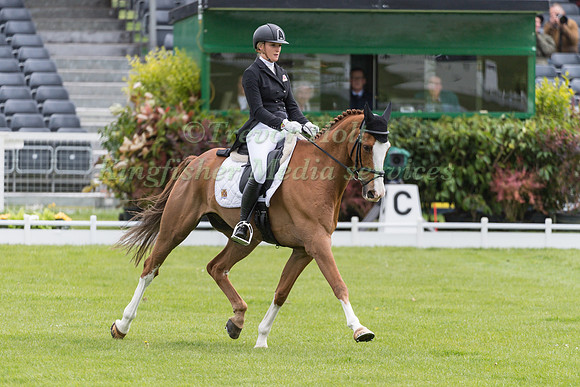 Emily King (GBR) and  Dargun