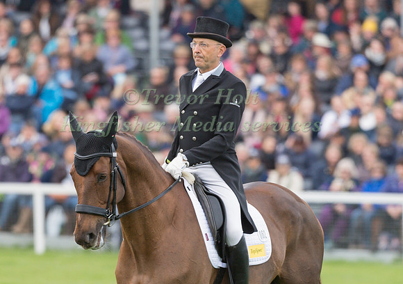 Bill Levett (AUS) and  Lassban Diamond Lift