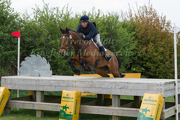 RICHARD SKELT  RIDING CREDO III