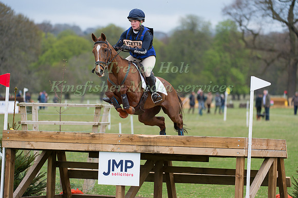 Bethany Stephenson riding Famly Affaer