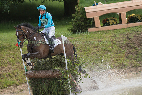 IZZY TAYLOR (GBR) AND BE TOUCHABLE