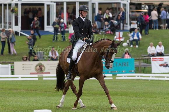 MATT HECKING (GBR) AND HARLE BELLE