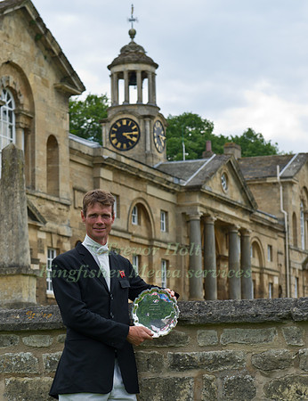 William Fox-Pitt winner of both the CIC and CCI three Star competitions in Front of Bramham House with Silver Salver