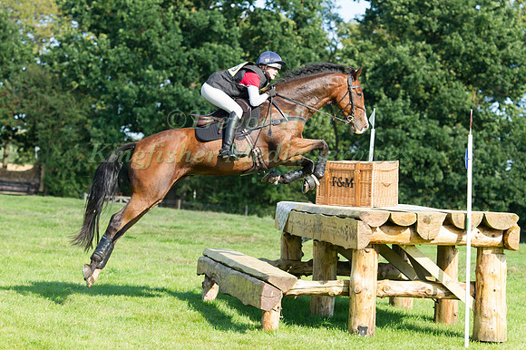 Chloe Bell riding Javas Spice