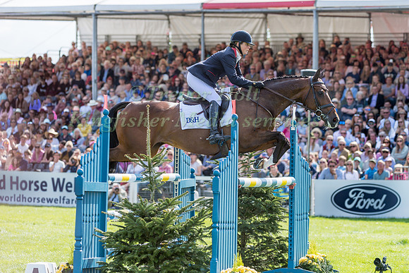 Piggy March (GBR) and Vanir Kamira
