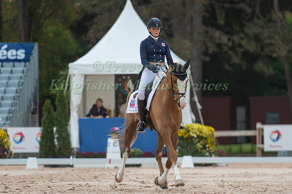Emily King of Great Britain riding Dargun