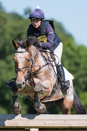 ABIGAIL K WALTERS (GBR) RIDING AGHER SPOT THE DIFFERENCE