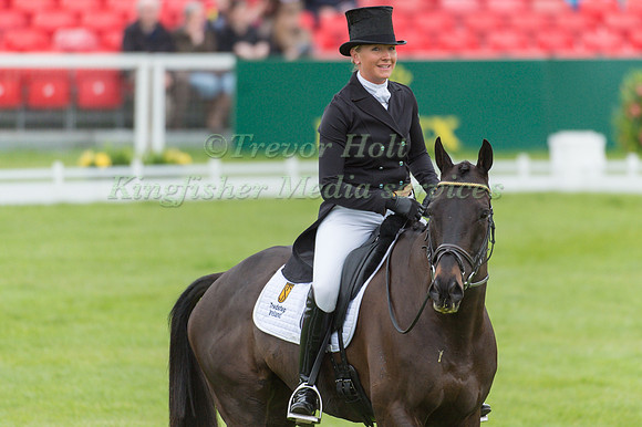 Aoife Clark (IRL) riding Vaguely North