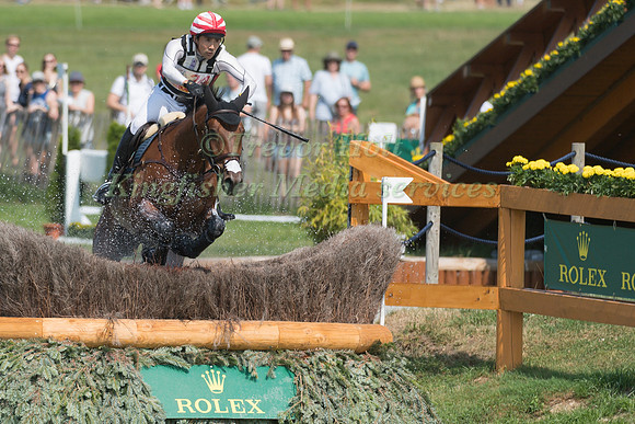 YOSHIAKI OIWA (JPN) AND CALLE 44