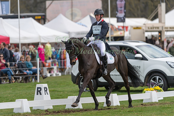 OLIVER TOWNEND RIDING MHS KING JOULES