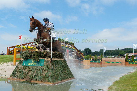 Laura Collett (GBR) and Grand Manoeuvre