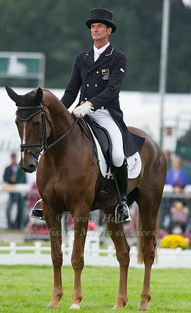 Mark Todd and Oloa