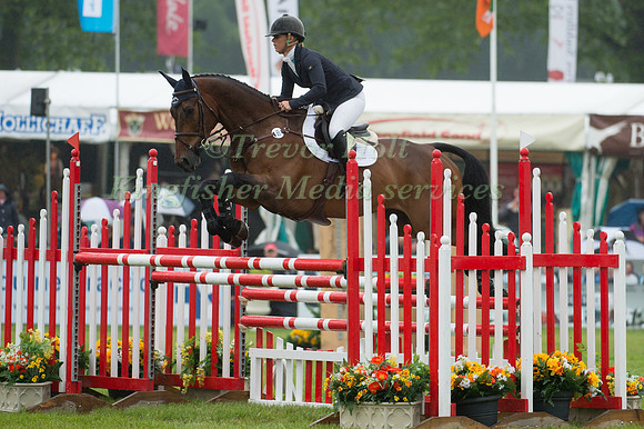 Dani Evans (GBR) riding Raphael II