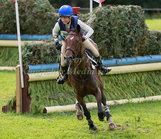 KIRSTY JOHNSTON (GBR) RIDING CLASSIC VI