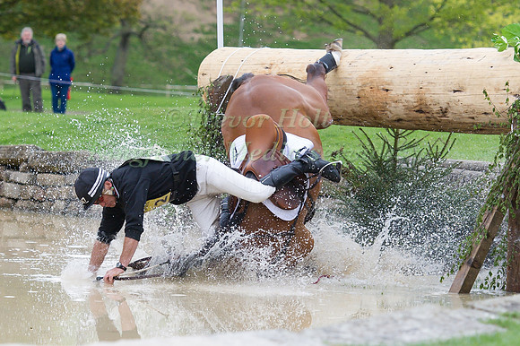 Andrew  Nicholson riding  ULISES