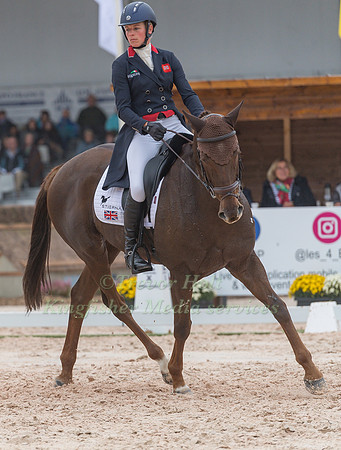 IZZY TAYLOR (GBR) AND FROG ROCK