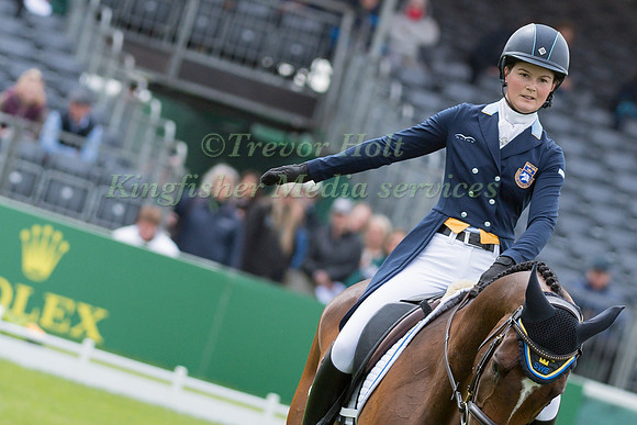 Malin Josefsson (SWE) and  Golden Midnight