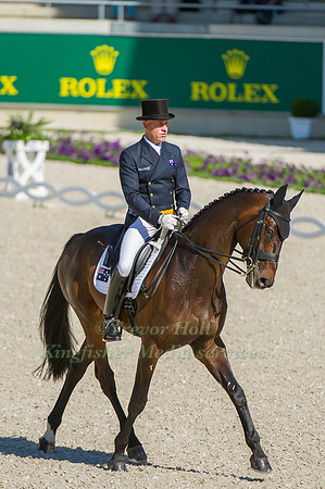 Andrew Hoy riding Rutherglen