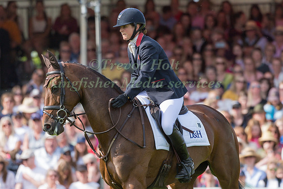 Piggy March (GBR) and Vanir Kamira